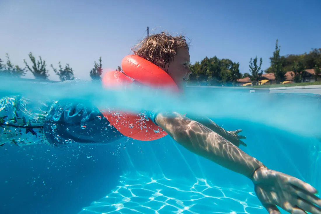 Inflatable swimming vest for 19-30 kg - orange